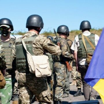 Ministrul Economiei respinge afirmaţiile Kievului potrivit cărora România furnizează armament Ucrainei