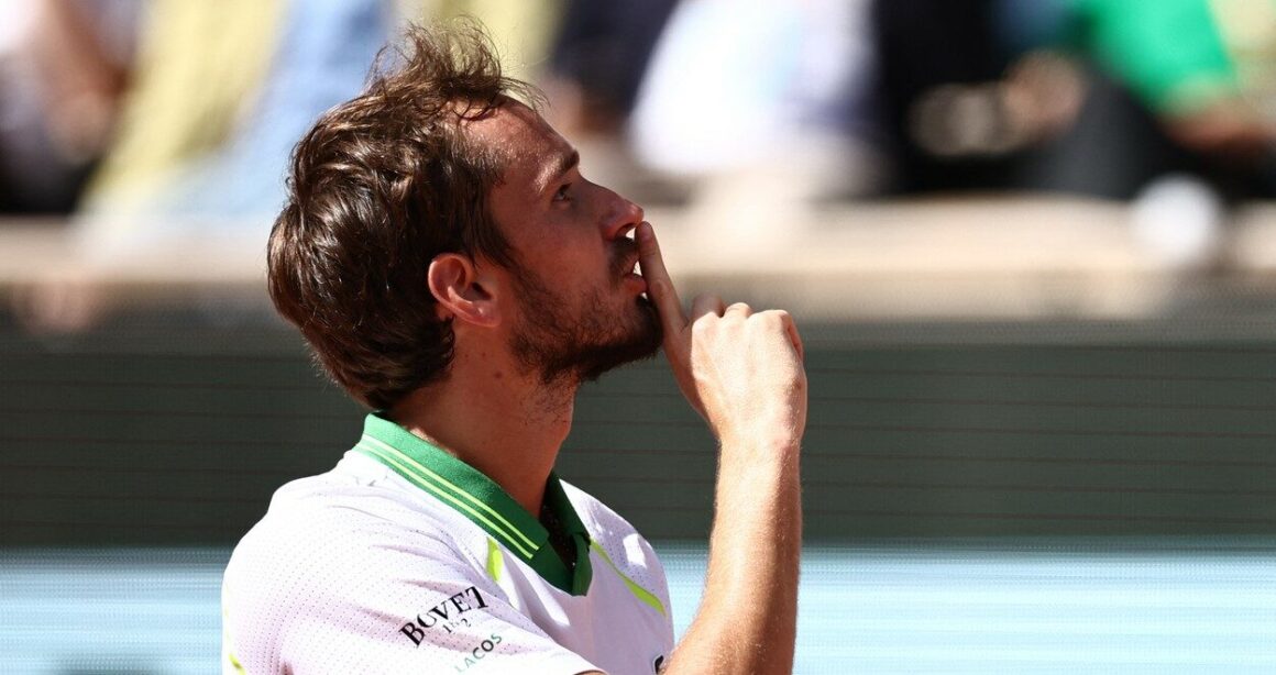 Surpriză monumentală la Roland Garros! Daniil Medvedev a pierdut