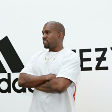 Adidas va vinde pantofii Yeezy din parteneriatul cu Kanye West. Veniturile vor ajunge la organizații care luptă împotriva antisemitismului și rasismului