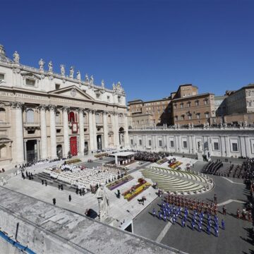 Vaticanul Trimite Primul Său Satelit în Spațiu, La Bordul Căruia Se Află O Rugăciune A Papei Francisc