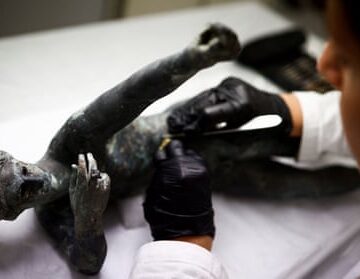 24 de statui antice de bronz descoperite în Toscana vor fi expuse la Roma. Când se deschide expoziția