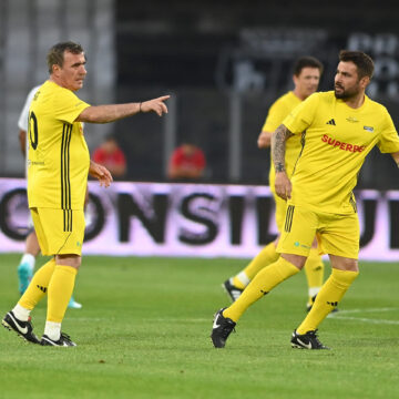 ALL-STARS-ROMANIA-GALATASARAY-LEGENDS-AMICAL-SPORTS-FESTIVAL-2.06.2023-21-scaled.jpg Hagi și Mutu, avertizați de Duckadam înainte de startul Superligii