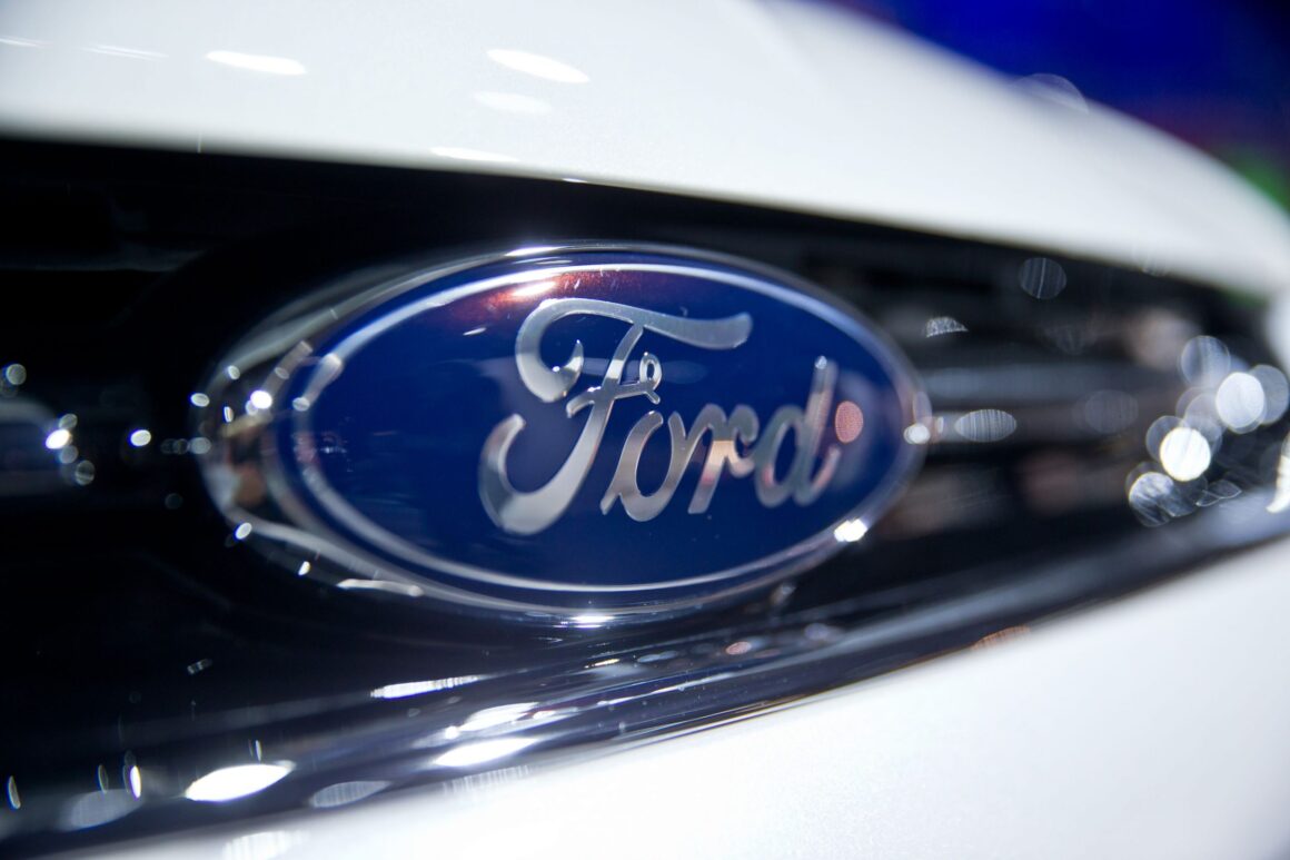 Președintele Ford crede că lumea occidentală va fi invadată de vehicule electrice chinezești: „Ne pregătim pentru concurență”