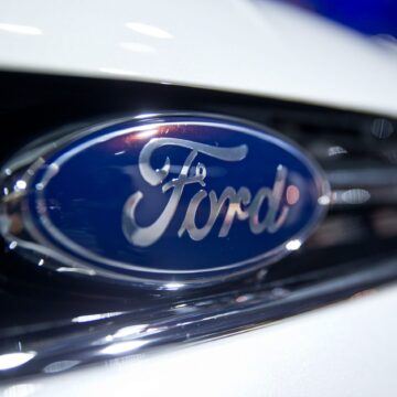 Președintele Ford crede că lumea occidentală va fi invadată de vehicule electrice chinezești: „Ne pregătim pentru concurență”