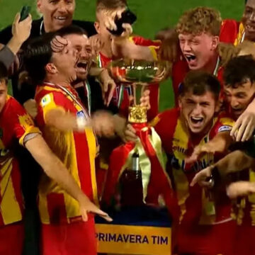 Rares-Burnete-lecce-primavera.jpg Rareș Burnete e campion al Italiei, la tineret, alături de alți 3 români