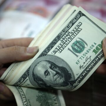 Cum câștigi bani și în ce investești în vremuri grele?