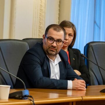 Deputatul AUR Titi Stoica, Acuzat De Un Parlamentar PSD Că A Sunat Noaptea Mai Mulți Colegi Social Democrați și I-a înjurat