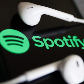 Spotify elimină 200 de locuri de muncă din divizia sa de podcasturi. Care sunt companiile cele mai afectate de concedieri