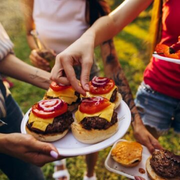 Cum Să Faci Cei Mai Delicioşi Burgeri Acasă