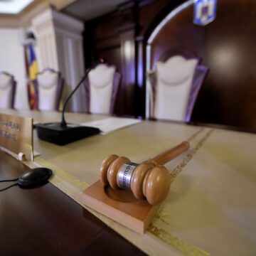 Deputaţii Au Adoptat Un Proiect Legislativ Care Prevede Pensii Speciale și Pentru Magistrații-asistenți De La CCR