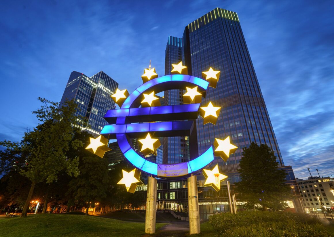 Ce se întâmplă cu creditele în euro. „Rata inflaţiei, la un nivel prea ridicat pentru mult timp”