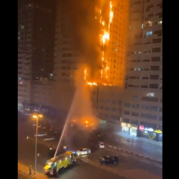 Incendiu Violent într-un Bloc Turn Din Emiratele Arabe Unite – VIDEO