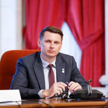 mircea-abrudean-fb.jpg Problema Abrudean. PNL și PSD amână pe miercuri rezolvarea conflictului pe tema „omului lui Boc”