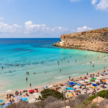 shutterstock2277552301.jpg Plajele Din Italia Limitează Numărul Turiștilor. Pe Unele Se Intră Doar Cu Rezervare