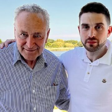 George Soros își cedează imperiul. Fiul său, Alex, preia controlul asupra uneia dintre cele mai bogate instituții din lume