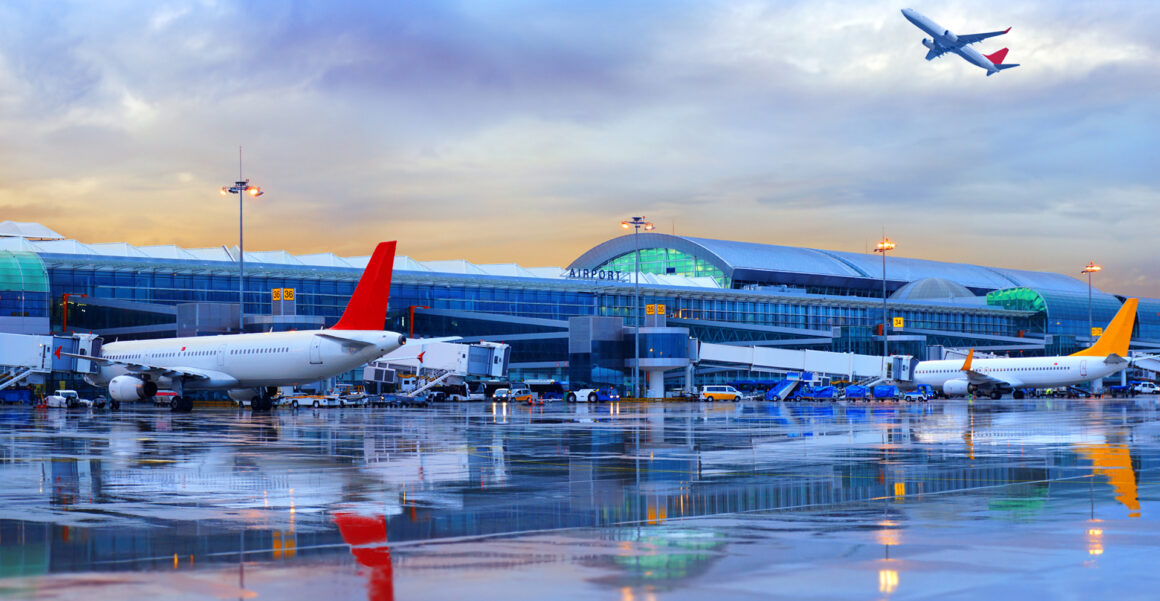 Ce aeroporturi trebuie să eviți vara asta? Charles de Gaulle din Paris, 50,60% din zboruri afectate