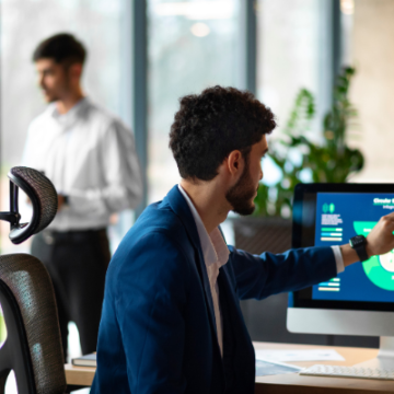 O companie indiană de IT face cursuri de inteligență artificială pentru toți angajații. Suma colosală pe care o investește