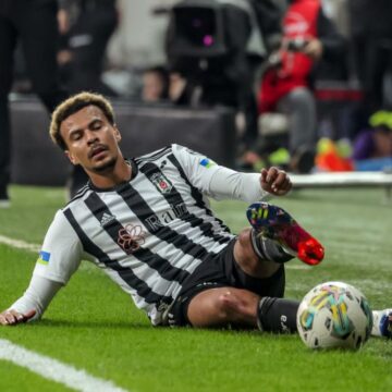 dele-alli-din-rau-in-mai-rau-ce-decizie-a-luat-besiktas-in-cazul-fostului-star-din-premier-league_3.jpg Mama biologică a lui Dele Alli a reacționat la interviul fiului său