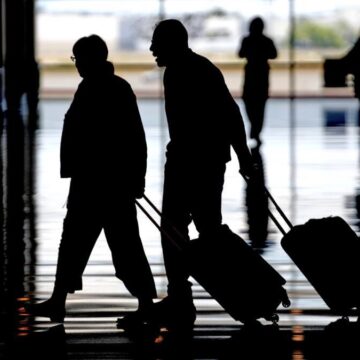 Românii zboară mult și departe. 11 milioane de oameni au zburat de pe aeroporturile din România în 2023