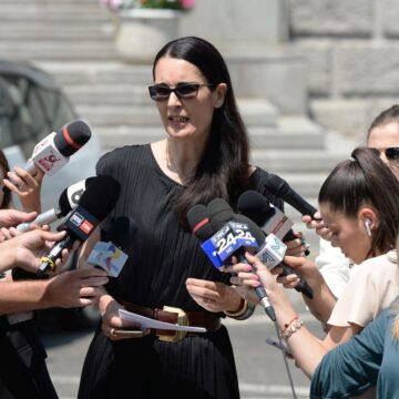 Scandal în Primăria Sector 1. PSD O Acuză Pe Clotilde Armand Că Vrea Să Dea Mai Mulţi Bani Pentru Romprest
