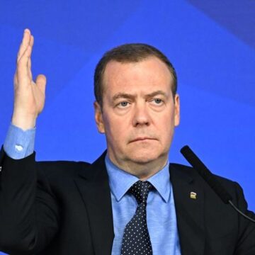 Dmitri Medvedev Vrea Ca Echipamentele Militare Confiscate De La Braconieri, Contrabandiști și „alți Infractori” Să Ajungă La Trupele Ruse Din Ucraina