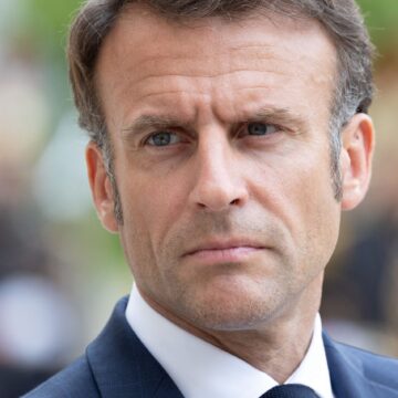 „Celulă De Criză” La Palatul Élysée, După Revoltele Violente Din Franța. Președintele Macron A Vorbit Cu Primarul A Cărui Locuință A Fost Vizată De Un Atac