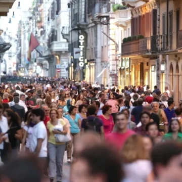 Record de turiști la Roma. La ce să te aștepti dacă mergi în vara aceasta în vacanță în capitala Italiei