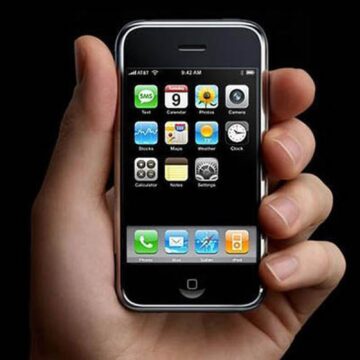 Licitație record în SUA pentru un iPhone din 2007. Cât a plătit un colecționar pentru telefonul mobil