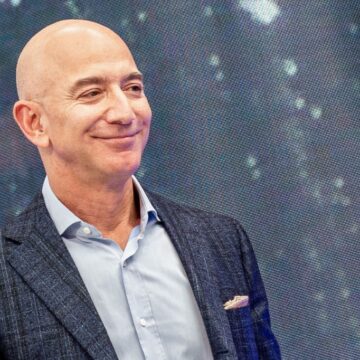 RAPORT. Jeff Bezos joacă un rol din ce în ce mai activ în operațiunile The Washington Post. Ce acțiuni întreprinde fondatorul Amazon