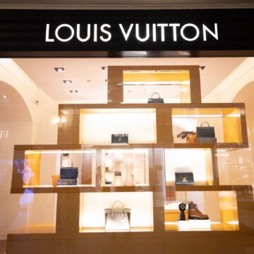 LVMH anunță vânzări record în prima jumătate a anului. Ce mărci de lux au fost cele mai vândute LVMH