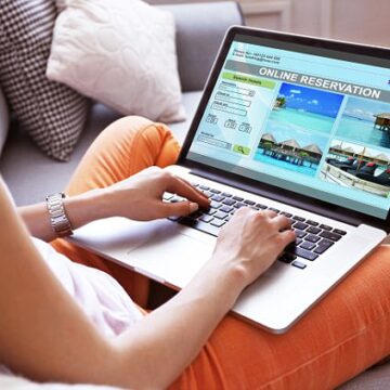Cele mai frecvente fraude în turism. La ce trebuie să fii atent când îți organizezi vacanța