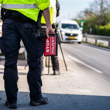 Un Turist German Care A Depășit Cu 102 Km Limita De Viteză S-a întors Din Vacanță Fără Mașină, Care I-a Fost Confiscată De Poliția Daneză