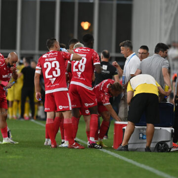 Ovidiu-Burca-plin-de-nervi-dupa-remiza-lui-Dinamo-scaled.jpg Ovidiu Burcă, plin de nervi după remiza lui Dinamo