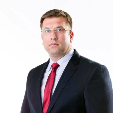 bogdan-buhusanu.jpg Noul șef Al Cadastrului Din Neamț, Cel Mai Mare Donator Al PNL Din 2022. Cum Explică Faptul Că A Dat La Partid 80% Din Cât A Câștigat Tot Anul?