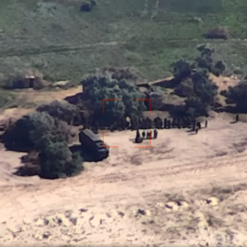 Momentul în Care Forțele Ucrainene Distrug Baza Rușilor De Pe Insula Giarîlgaci, într-un Atac De Precizie Efectuat Cu Rachete HIMARS. VIDEO