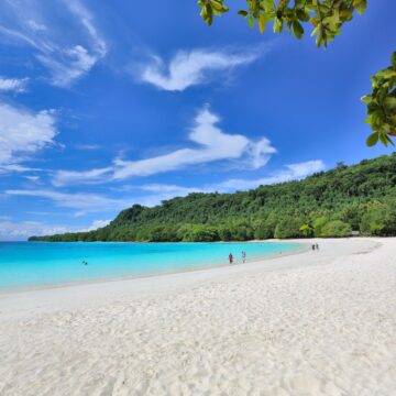 champagne-beach-espiritu-santo-island-vanuatu-royalty-free-image-1655672510.jpg Topul celor mai bune plaje din lume. Unde poți vedea plajele certificate Blue Flag