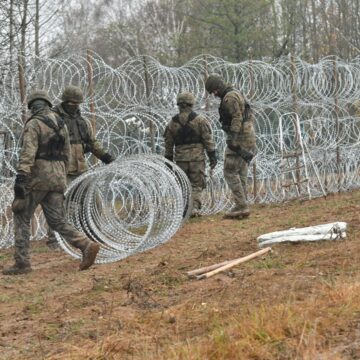 Polonia Organizează Referendum Pe Politica UE Privind Migrația: „Susțineți Primirea A Mii De Imigranți Ilegali Din Orientul Mijlociu și Africa?”