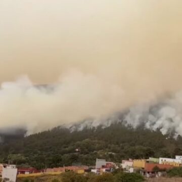 Peste 26.000 de persoane au fost evacute din calea incendiului din Tenerife