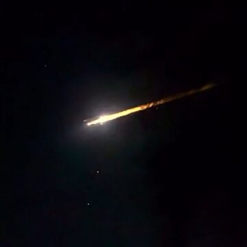 „Meteoritul” Văzut Cum Arde Deasupra Australiei Era, De Fapt, O Rachetă Spațială Rusă Care Reintra în Atmosfera Pământului