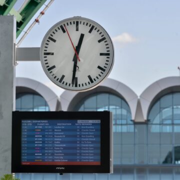 Inflație de o cifră în luna iulie, Marcel Ciolacu este mândru / Biletele de avion s-au scumpit cu 44% în ultimul an inflație