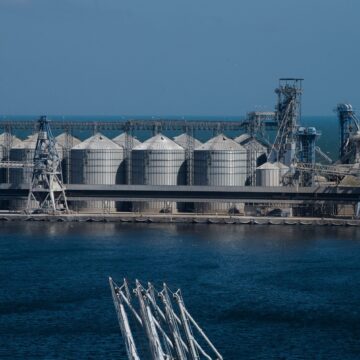 The Guardian: Crima Organizată De La Constanţa şi Corupţia Din România, Piedici în Exportul Cerealelor Ucrainene