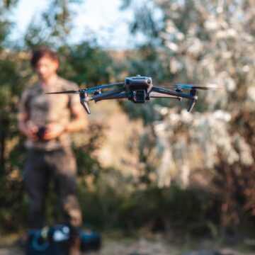 profimedia-0787687869-scaled.jpg Reznikov dezvăluie noua dronă FPV, produsă în Ucraina, care va intra în arsenalul armatei. Peste 30 de modele sunt folosite deja de soldați
