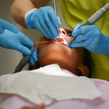 O Fetiță De 8 Ani A Murit După Ce I-a Fost Extrasă O Măsea, în Columbia. Mama Copilei: „S-a înecat Cu Propriul Sânge”