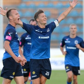 stolnik2.jpg Mircea Rednic și-a adus fundaș central croat la UTA, are 27 de ani și două promovări cu Varazdin în prima ligă!