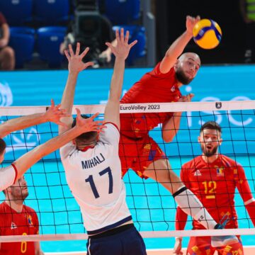2000-3.jpg Regula din volei care a calificat România în sferturile Europeanului