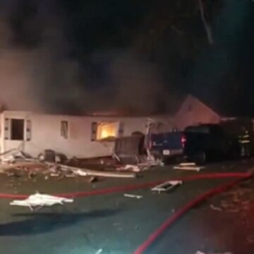 Explozie Puternică La O Casă New Jersey în Timp Ce Pompierii Investigau O Scurgere De Gaze. Momentul A Fost Filmat | VIDEO