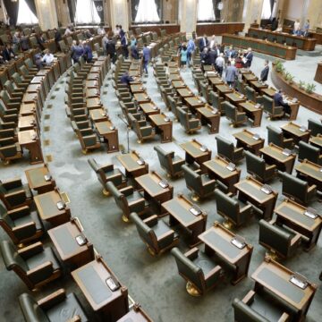 hepta3042123-scaled.jpg Chiulul Masiv Al Senatorilor PNL și PSD A Picat O Lege Importantă, Pentru Care Comisia Europeană A Declanșat Procedura De Infringement