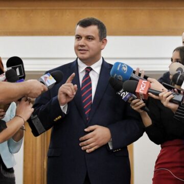 Tomac, După Ce Premierul Ciolacu A Anunțat Că Guvernul Va Da în Judecată Austria La CJUE: „Îi Recomand Să Nu Mai Aştepte Până La Consiliul JAI”