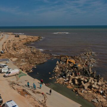 Membrii unei echipe de salvatori greci, implicați într-un „oribil” accident rutier după ce au sosit în Libia. Patru au murit, ceilalți 15 au fost răniți