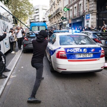 Noi Proteste Violente în Franța. Zeci De Mii De Oameni, Din Nou în Stradă. FOTO
